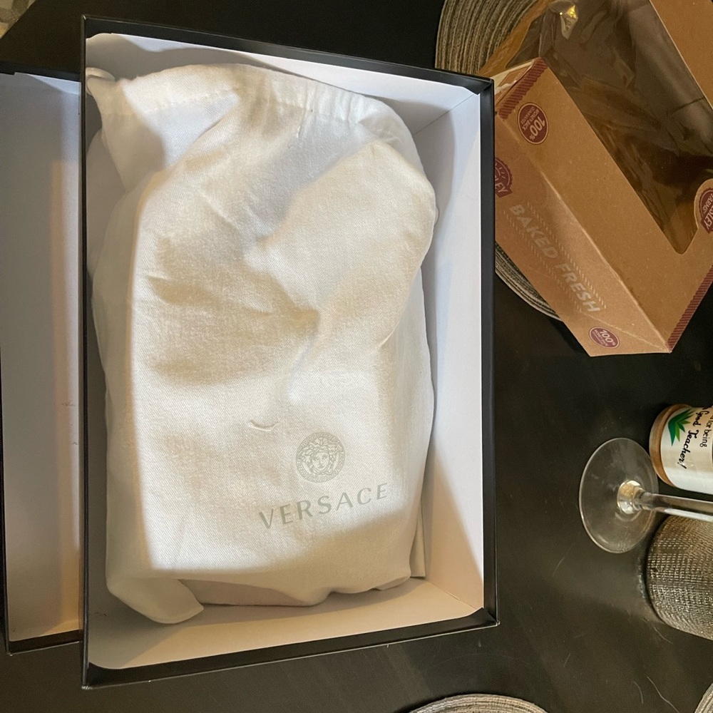 Versace shoe - Picture 5 of 6